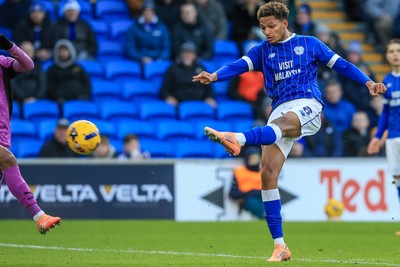 040126 - Cardiff City v Wigan Athletic - Sky Bet League 1 - Omari Kellyman of Cardiff City