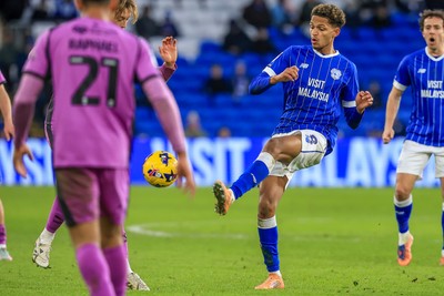 040126 - Cardiff City v Wigan Athletic - Sky Bet League 1 - Omari Kellyman of Cardiff City