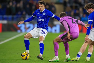 040126 - Cardiff City v Wigan Athletic - Sky Bet League 1 - Perry Ng of Cardiff City