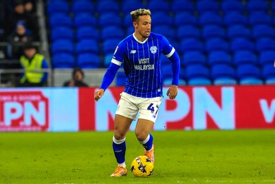 040126 - Cardiff City v Wigan Athletic - Sky Bet League 1 - Callum Robinson of Cardiff City