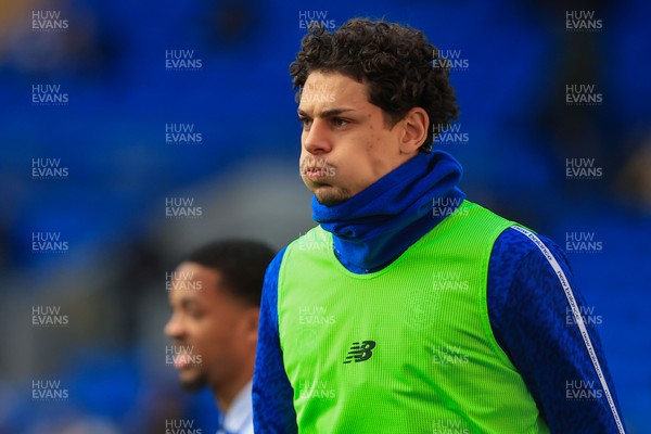 040126 - Cardiff City v Wigan Athletic - Sky Bet League 1 - Yousef Salech of Cardiff City warming up before game