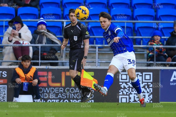 040126 - Cardiff City v Wigan Athletic - Sky Bet League 1 - Perry Ng of Cardiff City