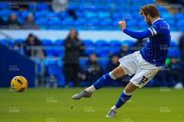 040126 - Cardiff City v Wigan Athletic - Sky Bet League 1 - Calum Chambers of Cardiff City