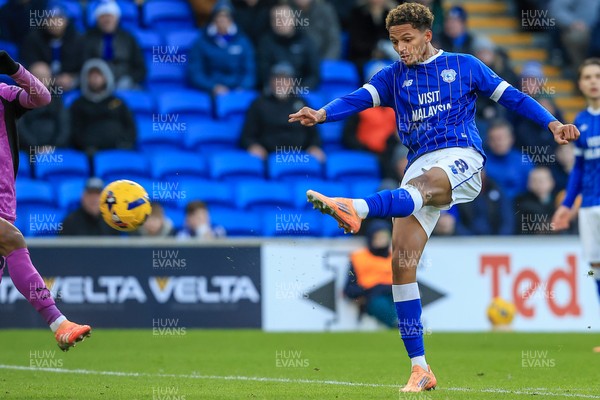 040126 - Cardiff City v Wigan Athletic - Sky Bet League 1 - Omari Kellyman of Cardiff City