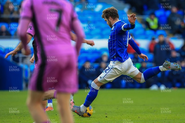040126 - Cardiff City v Wigan Athletic - Sky Bet League 1 - Calum Chambers of Cardiff City scores