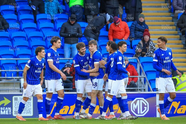 040126 - Cardiff City v Wigan Athletic - Sky Bet League 1 - Calum Chambers of Cardiff City celebrates after scoring