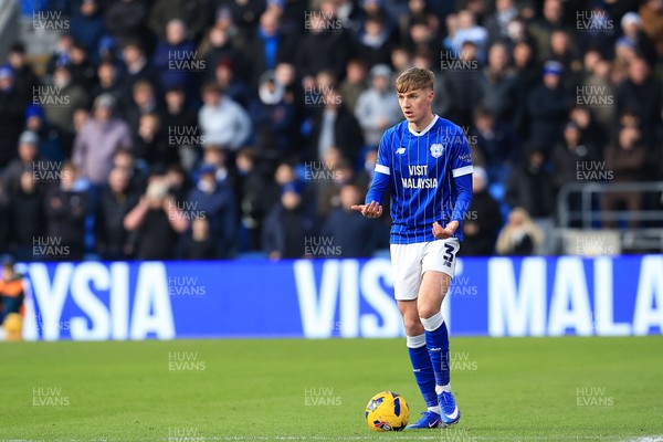 040126 - Cardiff City v Wigan Athletic - Sky Bet League 1 - Joel Bagan of Cardiff City