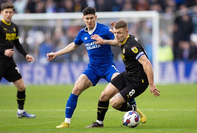 140123 - Cardiff City v Wigan Athletic, EFL Sky Bet Championship - Max Power of Wigan Athletic holds off Callum O'Dowda of Cardiff City