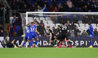 140123 - Cardiff City v Wigan Athletic, EFL Sky Bet Championship - Wigan celebrate after Will Keane of Wigan Athletic scores in the final minute of the match