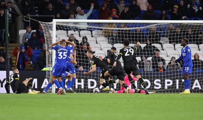 140123 - Cardiff City v Wigan Athletic, EFL Sky Bet Championship - Wigan celebrate after Will Keane of Wigan Athletic scores in the final minute of the match