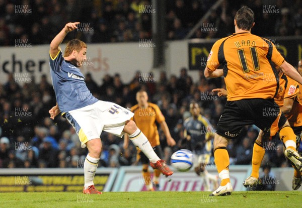 01.11.08 - Championship Football Cardiff City v Wolverhampton Wanderers Cardiff's Ross McCormack scores goal 