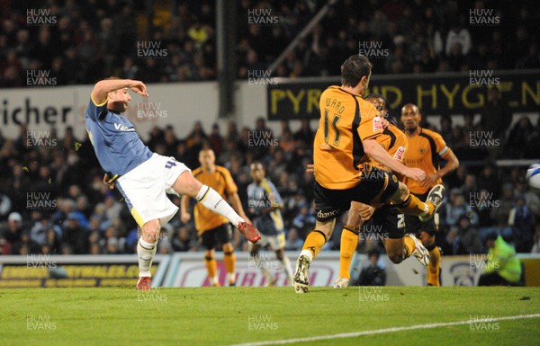 01.11.08 - Championship Football Cardiff City v Wolverhampton Wanderers Cardiff's Ross McCormack scores goal 