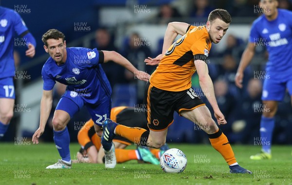 060418 - Cardiff City v Wolverhampton Wanderers - SkyBet Championship - Diogo Jota of Wolves  gets past Craig Bryson of Cardiff City