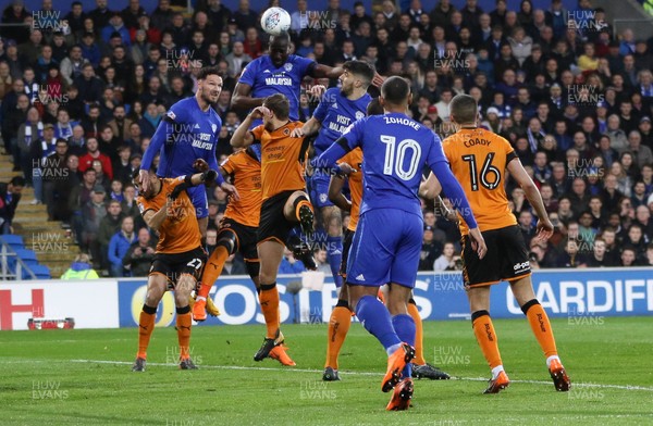 060418 - Cardiff City v Wolverhampton Wanderers, Sky Bet Championship - Sol Bamba of Cardiff City gets highest to head at goal
