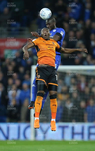 060418 - Cardiff City v Wolverhampton Wanderers, Sky Bet Championship - Sol Bamba of Cardiff City and Benik Afobe of Wolves compete for the ball