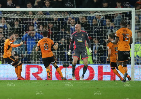 060418 - Cardiff City v Wolverhampton Wanderers, Sky Bet Championship - Wolves goalkeeper John Ruddy reacts after saving the penalty from Gary Madine of Cardiff City