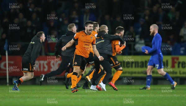 060418 - Cardiff City v Wolverhampton Wanderers, Sky Bet Championship - Ruben Neves of Wolves celebrates at the end of the match