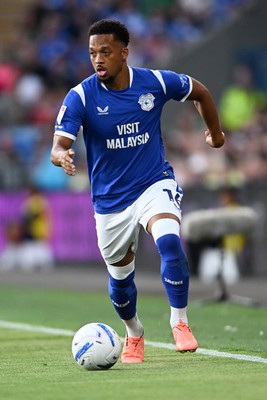 170826 - Cardiff City v Wrexham - Sky Bet Championship - Chris Willock of Cardiff City