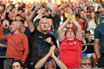 170826 - Cardiff City v Wrexham - Sky Bet Championship - Wrexham fans
