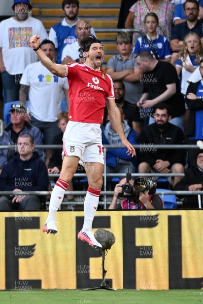 170826 - Cardiff City v Wrexham - Sky Bet Championship - Kieffer Moore of Wrexham celebrates scoring a goal
