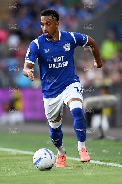 170826 - Cardiff City v Wrexham - Sky Bet Championship - Chris Willock of Cardiff City