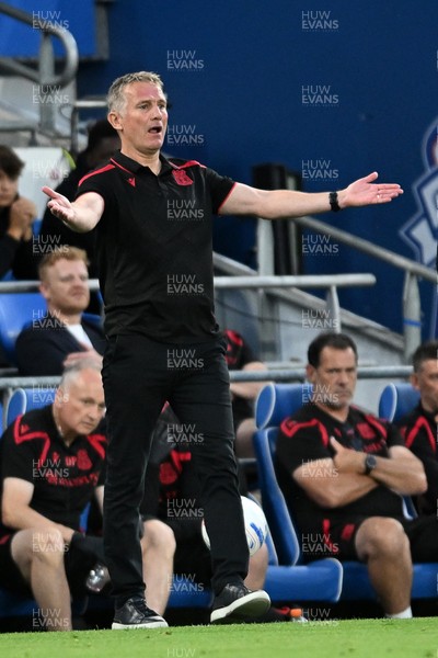 170826 - Cardiff City v Wrexham - Sky Bet Championship - Phil Parkinson, Wrexham Manager