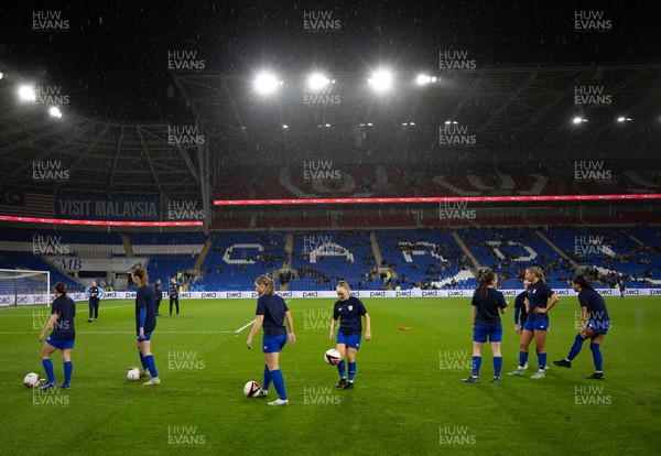 161122 - Cardiff City Women v Abergavenny Women - Cardiff City during warm up ahead of the match at the Cardiff City Stadium