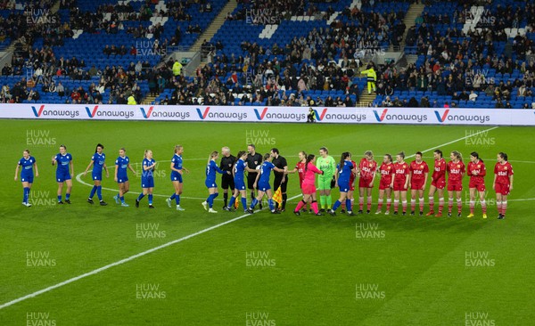 161122 - Cardiff City Women v Abergavenny Women - The teams take to the pitch for the start of the match