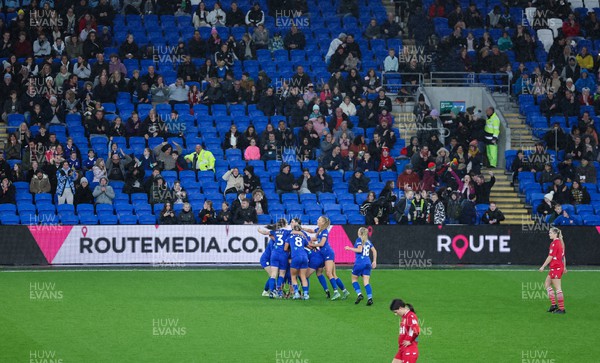 161122 - Cardiff City Women v Abergavenny Women - Cardiff City Women celebrate a goal in from t from their supporters