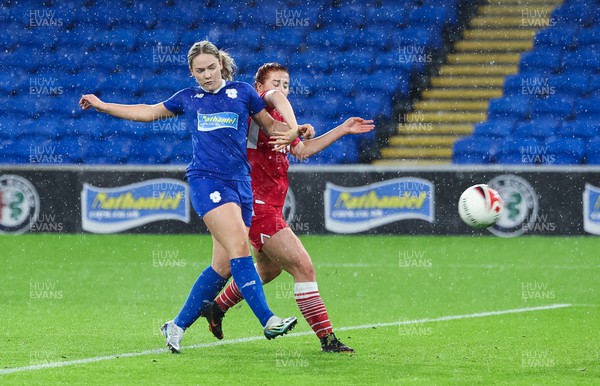 161122 - Cardiff City Women v Abergavenny Women - Cardiff City Women’s Pheobie Poole scores a goal