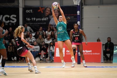 060326 - Cardiff Dragons v London Pulse - Netball Super League - 