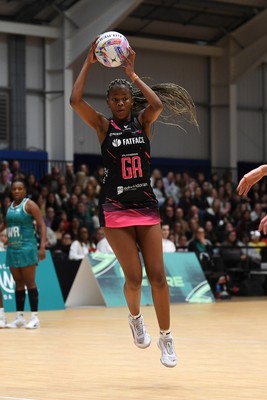 060326 - Cardiff Dragons v London Pulse - Netball Super League - 