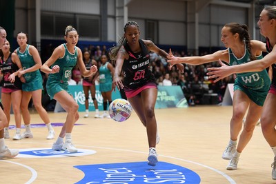 060326 - Cardiff Dragons v London Pulse - Netball Super League - 