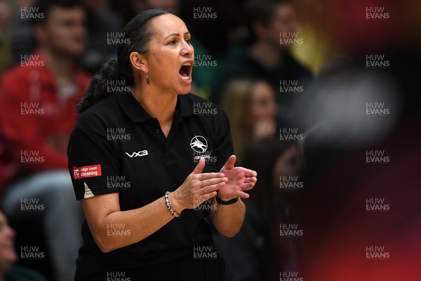 060326 - Cardiff Dragons v London Pulse - Netball Super League - 