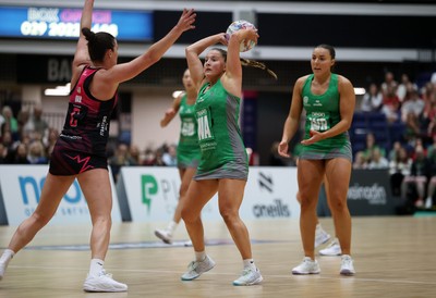 140625 - Cardiff Dragons v London Pulse - Netball Super League - Bethan Dyke of Cardiff Dragons
