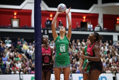 140625 - Cardiff Dragons v London Pulse - Netball Super League - Georgia Rowe of Cardiff Dragons