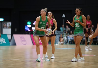 140625 - Cardiff Dragons v London Pulse - Netball Super League - Phillipa Yarranton of Cardiff Dragons