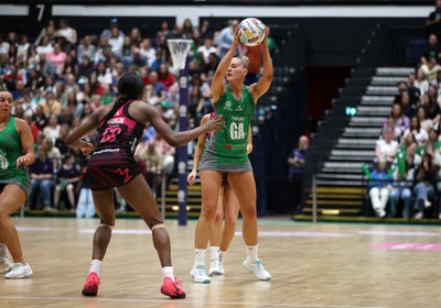 140625 - Cardiff Dragons v London Pulse - Netball Super League - Phillipa Yarranton of Cardiff Dragons