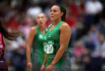 140625 - Cardiff Dragons v London Pulse - Netball Super League - Elle McDonald of Cardiff Dragons
