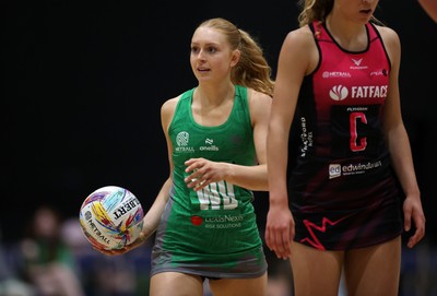 140625 - Cardiff Dragons v London Pulse - Netball Super League - Thea Rhodes of Cardiff Dragons