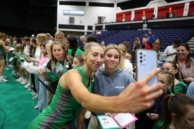 140625 - Cardiff Dragons v London Pulse - Netball Super League - Jacqui Newton of Cardiff Dragons with fans