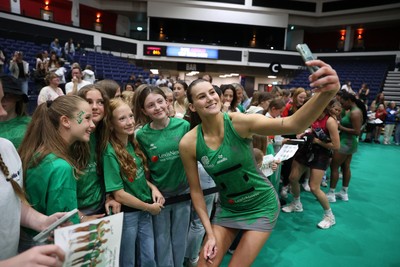 140625 - Cardiff Dragons v London Pulse - Netball Super League - Georgia Rowe of Cardiff Dragons with fans