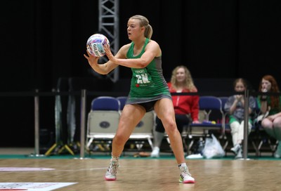 140625 - Cardiff Dragons v London Pulse - Netball Super League - Alex Johnson of Cardiff Dragons