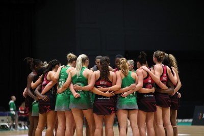 140625 - Cardiff Dragons v London Pulse - Netball Super League - Teams huddle