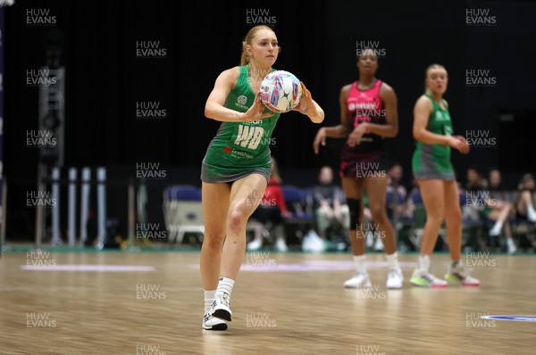 140625 - Cardiff Dragons v London Pulse - Netball Super League - Thea Rhodes of Cardiff Dragons