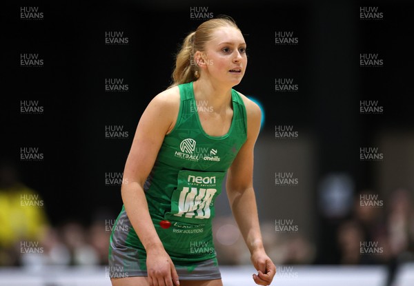 140625 - Cardiff Dragons v London Pulse - Netball Super League - Thea Rhodes of Cardiff Dragons