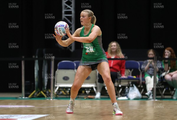 140625 - Cardiff Dragons v London Pulse - Netball Super League - Alex Johnson of Cardiff Dragons