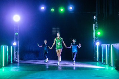 050425 - Cardiff Dragons v Manchester Thunder - Netball Super League - 