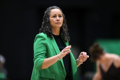 050425 - Cardiff Dragons v Manchester Thunder - Netball Super League - Reinga Bloxham, Cardiff Dragons Head Coach