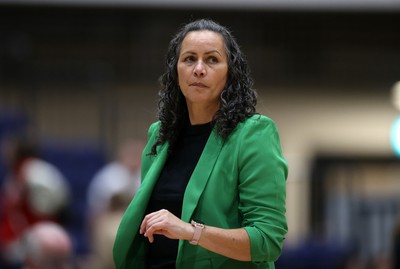 050425 - Cardiff Dragons v Manchester Thunder - Netball Super League - Reinga Bloxham, Cardiff Dragons Head Coach
